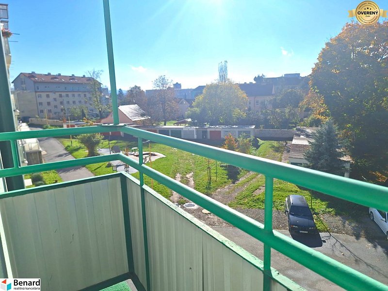 NA PRENÁJOM 2  IZBOVÝ BYT, BALKÓN, PREŠOV, UL. PAVLOVIČOVO NÁMESTIE