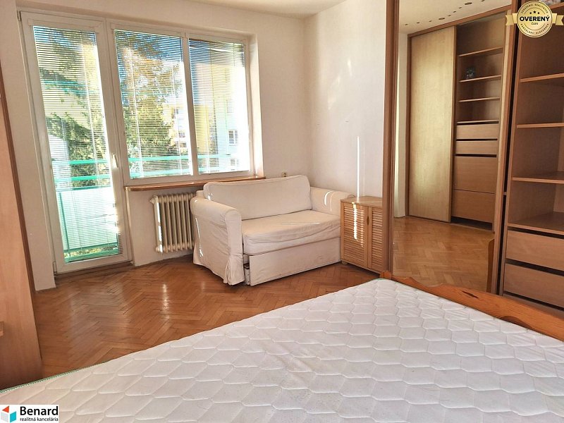 NA PRENÁJOM 2  IZBOVÝ BYT, BALKÓN, PREŠOV, UL. PAVLOVIČOVO NÁMESTIE