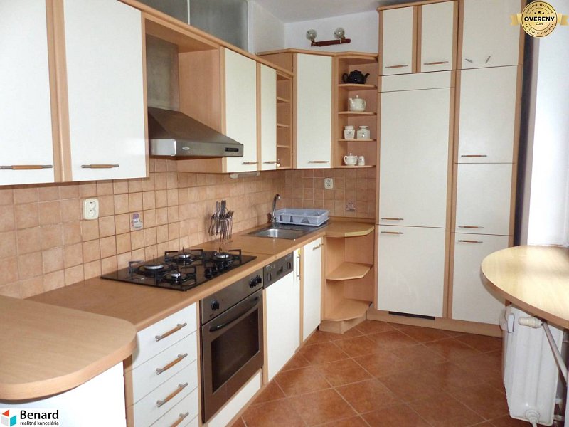 NA PRENÁJOM 2  IZBOVÝ BYT, BALKÓN, PREŠOV, UL. PAVLOVIČOVO NÁMESTIE