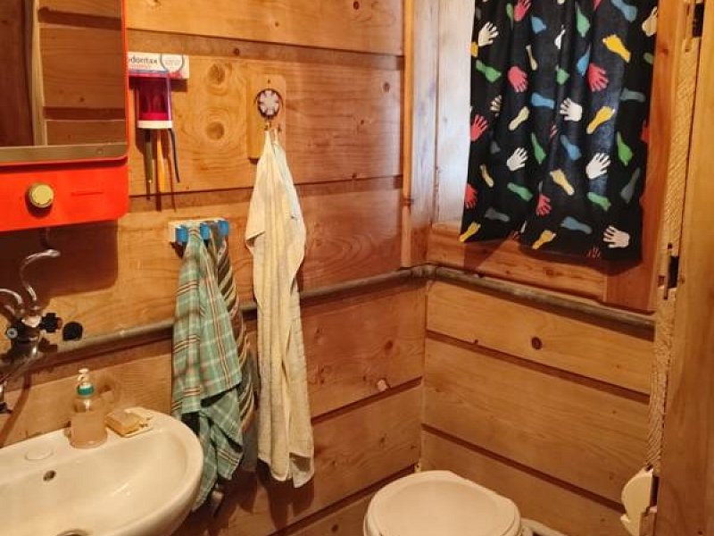 CHALUPA 190 m2, NA POZEMKU 637 m2,  ŽDIAR 