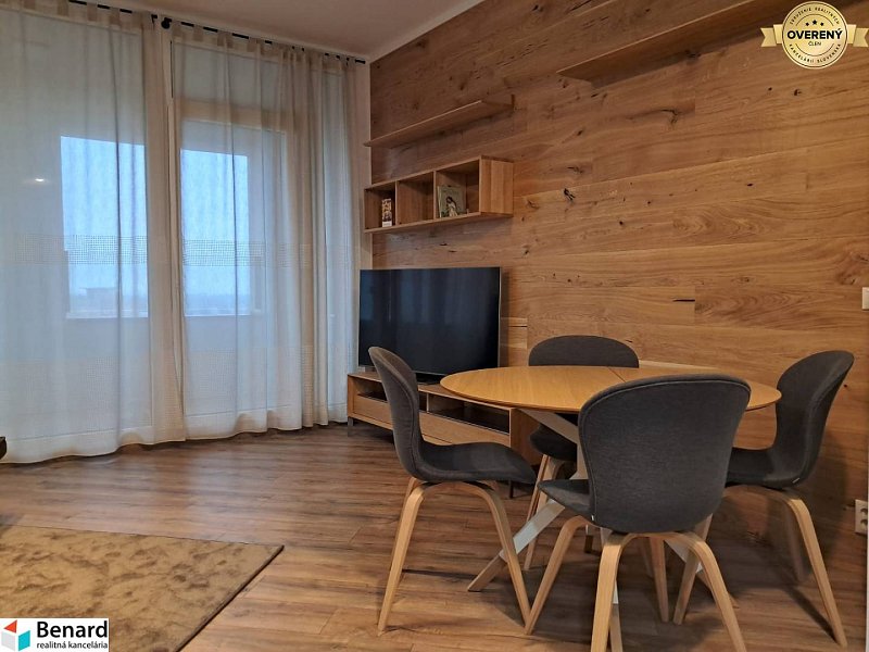 Na prenájom  exkluzívny, kompletne zariadený 4-izbový byt, Poprad