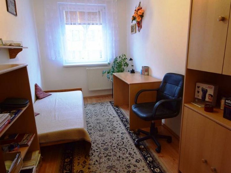 PRIESTRANNÝ 4 IZBOVÝ BYT S LODŽIOU, 90m2, CENTRUM; 