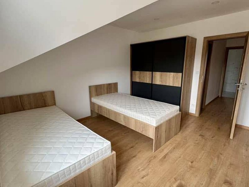 NOVOSTAVBA 2 RODINNÝCH DOMOV, LESNICA, SL