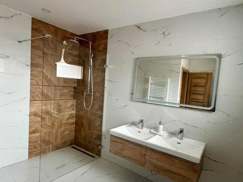 NOVOSTAVBA 2 RODINNÝCH DOMOV, LESNICA, SL