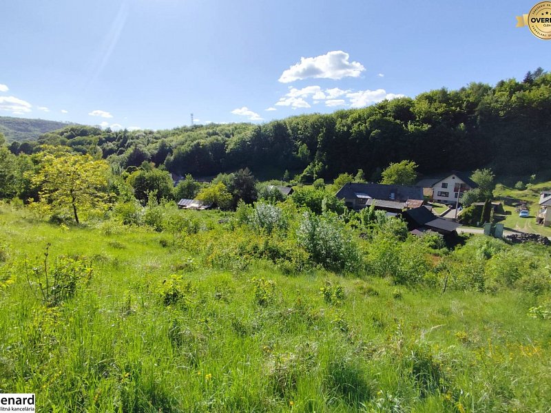 NÁDHERNÝ SLNEČNÝ POZEMOK POD LESOM, ZLATÁ BAŇA, 4331 m2