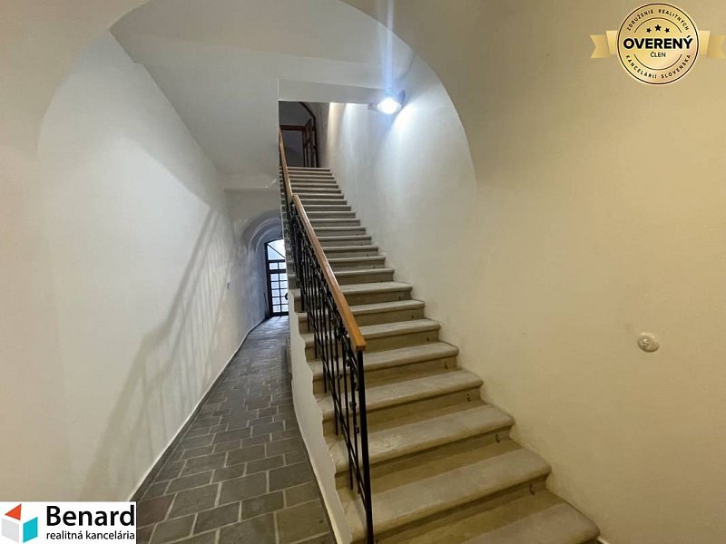 PREŠOV- CENTRUM, NA PRENÁJOM  APARTMÁN-KANCELÁRIA,50m2