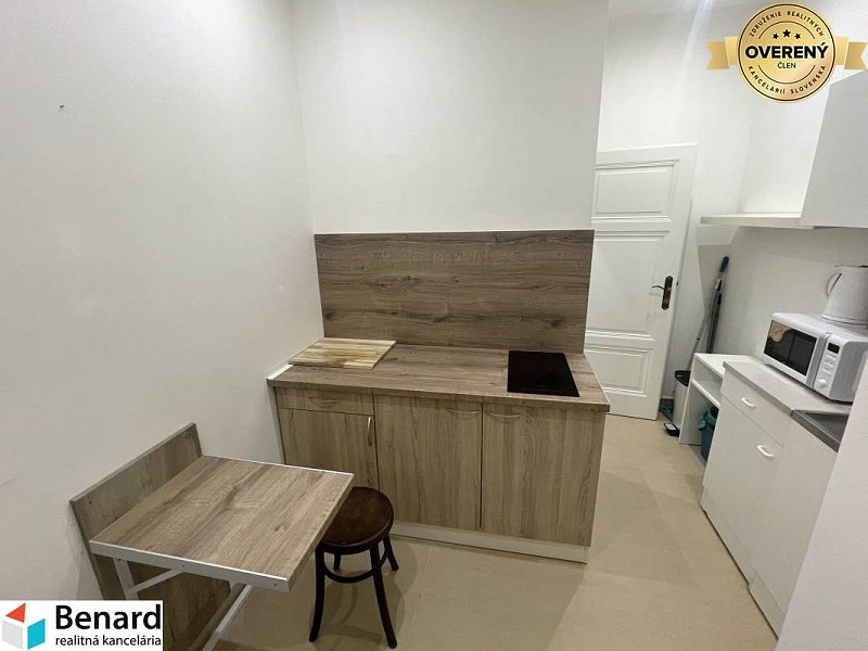 PREŠOV- CENTRUM, NA PRENÁJOM  APARTMÁN-KANCELÁRIA,50m2