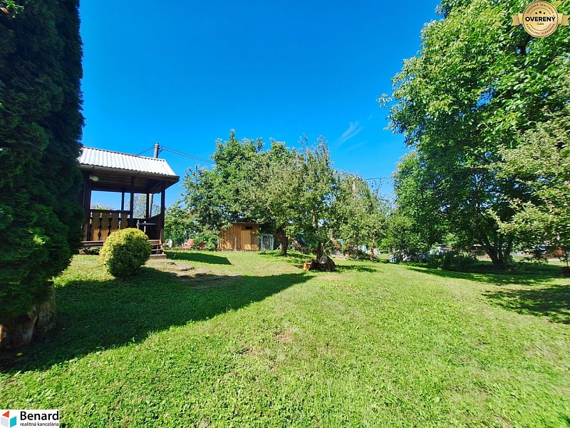 Na predaj pozemok 973 m² s chatkou a studňou, Kokošovce pri Prešove