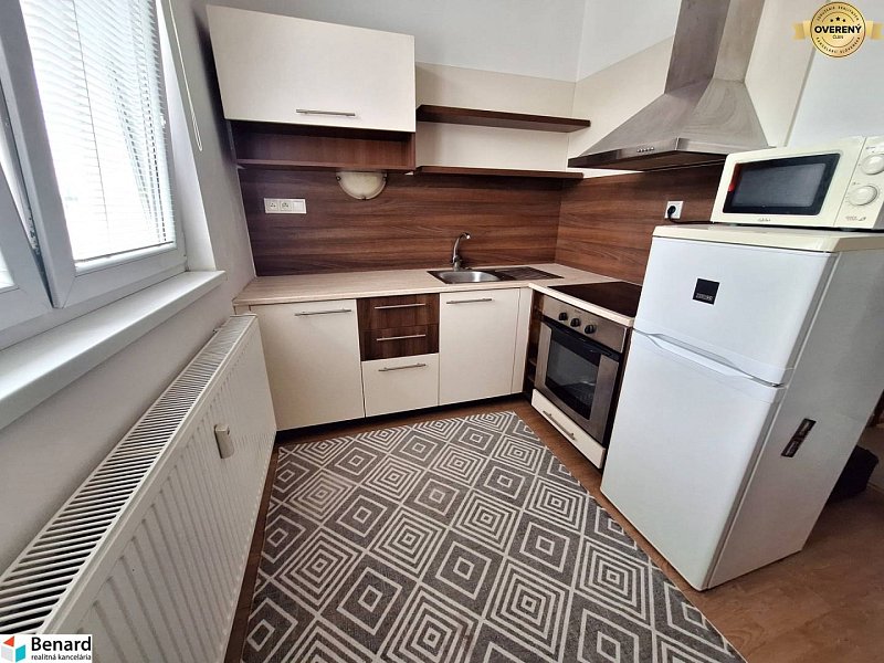 PREDANÁ GARSÓNKA, 24 M2, ŠIRŠIE CENTRUM MESTA PREŠOV