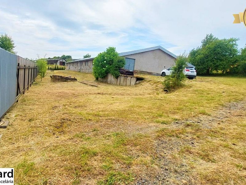 Na predaj MULTIFUNKČNÝ OBJEKT v KAPUŠANOCH, POZEMOK 2649 m2.