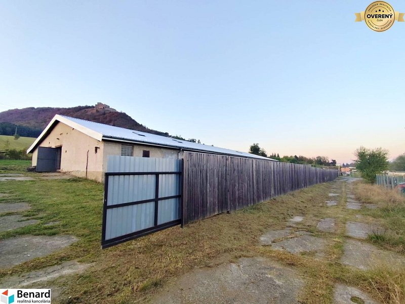 Na predaj MULTIFUNKČNÝ OBJEKT v KAPUŠANOCH, POZEMOK 2649 m2.