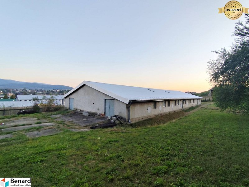 Na predaj MULTIFUNKČNÝ OBJEKT v KAPUŠANOCH, POZEMOK 2649 m2.