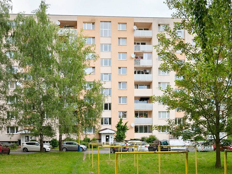 NA PREDAJ 3 IZB.BYT, SKVELÁ LOALITA, KRÁSNY VÝHĽAD, SÍDLISKO III.,PO