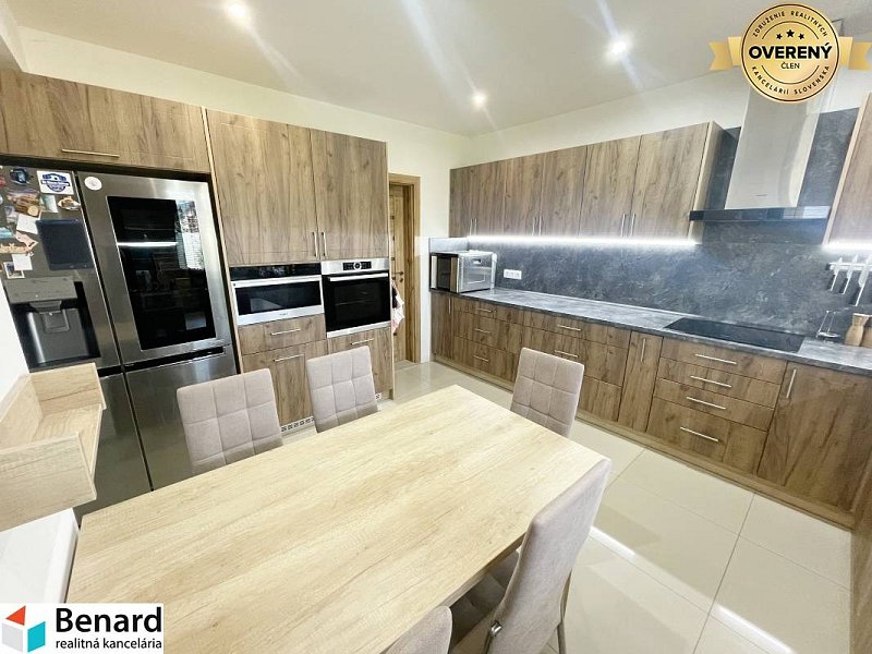 PREŠOV-LUKRATÍVNY RODINNÝ DOM,POZEMOK 820 m2, VLČIE DOLY
