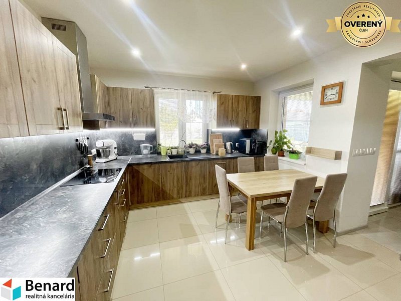 PREŠOV-LUKRATÍVNY RODINNÝ DOM,POZEMOK 820 m2, VLČIE DOLY