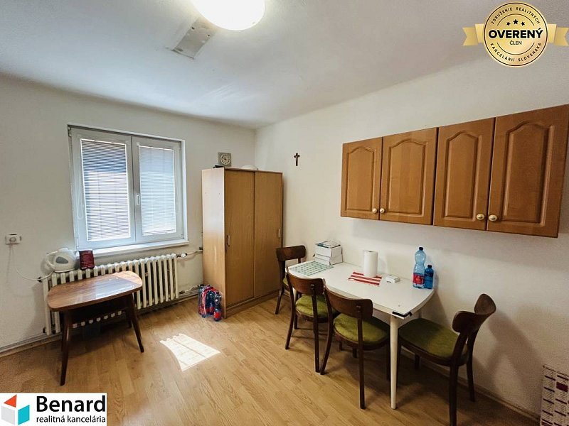 RODINNÝ DOM NA BÝVANIE A PODNIKANIE,1630 M2, SABINOVSKÁ Ul., PREŠOV