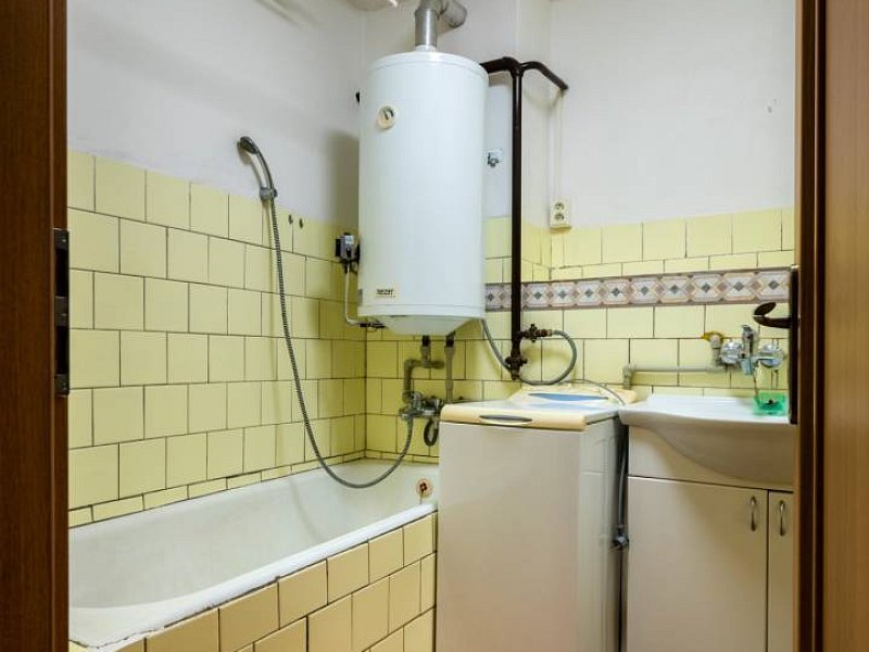 NA PREDAJ BYT v BYTOVOM DOME s vlas. POZEMKOM 325 m2, V. Šariš 