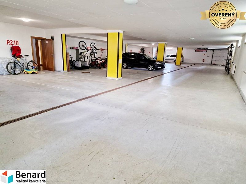 2 IZBOVÝ BYT, VEĽKÁ LOMNICA,VYSOKÉ TATRY,GARAŽOVÉ STÁTIE!