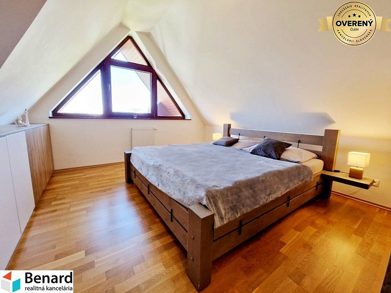 2 IZBOVÝ BYT, VEĽKÁ LOMNICA,VYSOKÉ TATRY,GARAŽOVÉ STÁTIE!