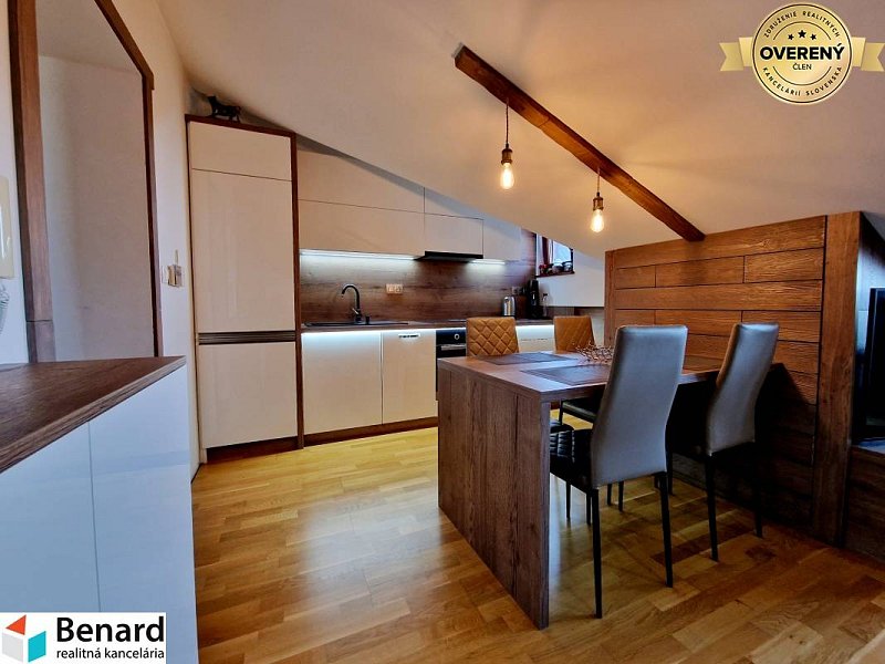 2 IZBOVÝ BYT, VEĽKÁ LOMNICA,VYSOKÉ TATRY,GARAŽOVÉ STÁTIE!