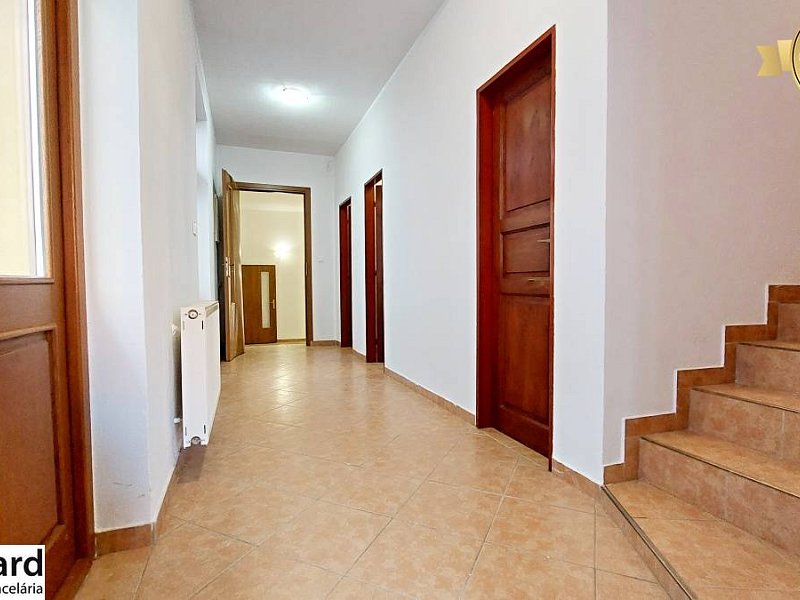 NA PRENÁJOM PEKNÝ PODKROVNÝ PRIESTOR, KANCELÁRIA, ul.Slovenská, PO