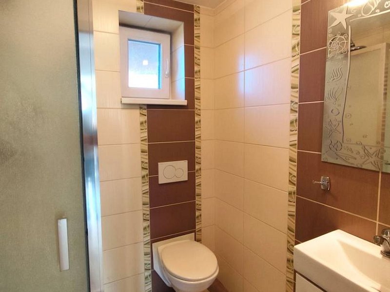 LIPANY, 2 PODLAŽNÝ RODINNÝ DOM S GARÁŽOU, 644 M2, UL. ROVINKY