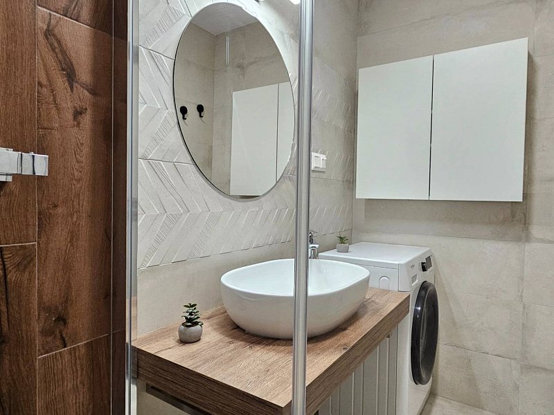 Moderný unikát - 1,5- izb. byt s 2 loggiami na prenájom (Nad jazerom)