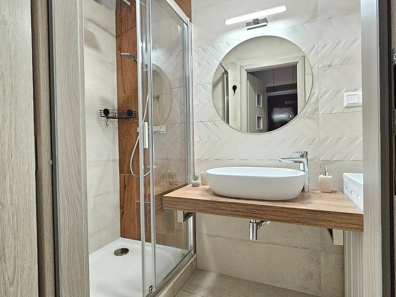 Moderný unikát - 1,5- izb. byt s 2 loggiami na prenájom (Nad jazerom)