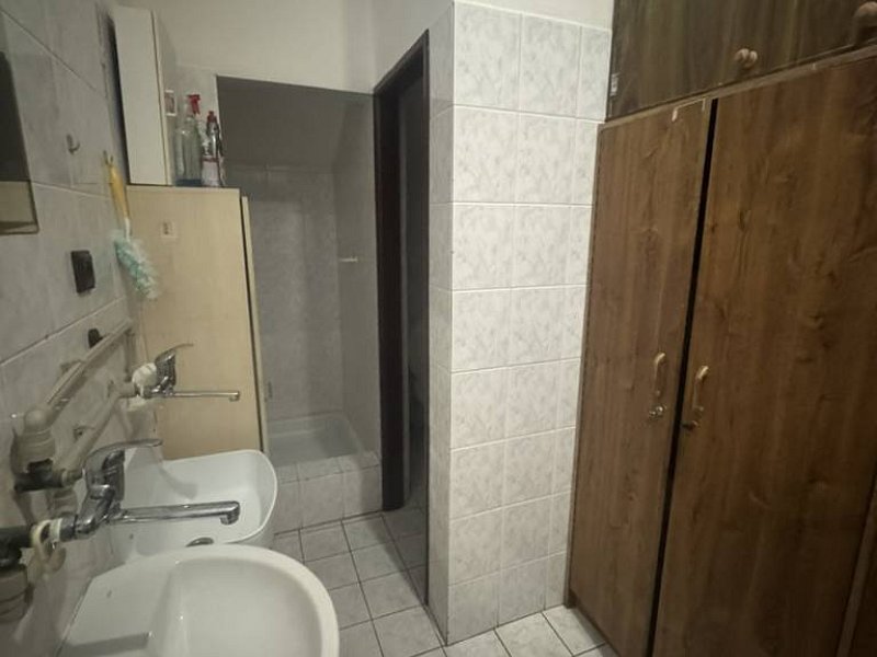 Prevádzková budova v obci Ľubotín na predaj 