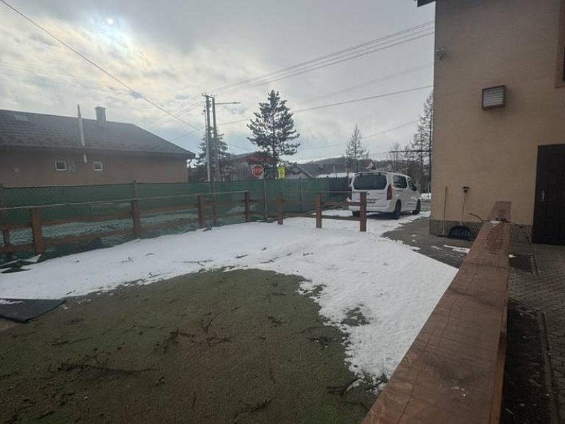 Prevádzková budova v obci Ľubotín na predaj 