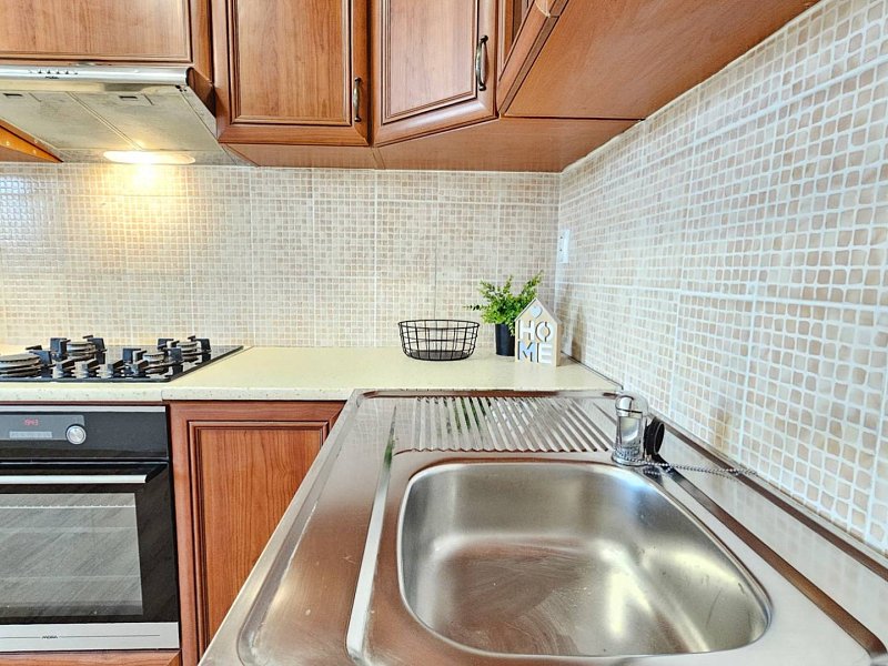 Na prenájom priestranný 3 - izbový byt, Krosnianska ul.