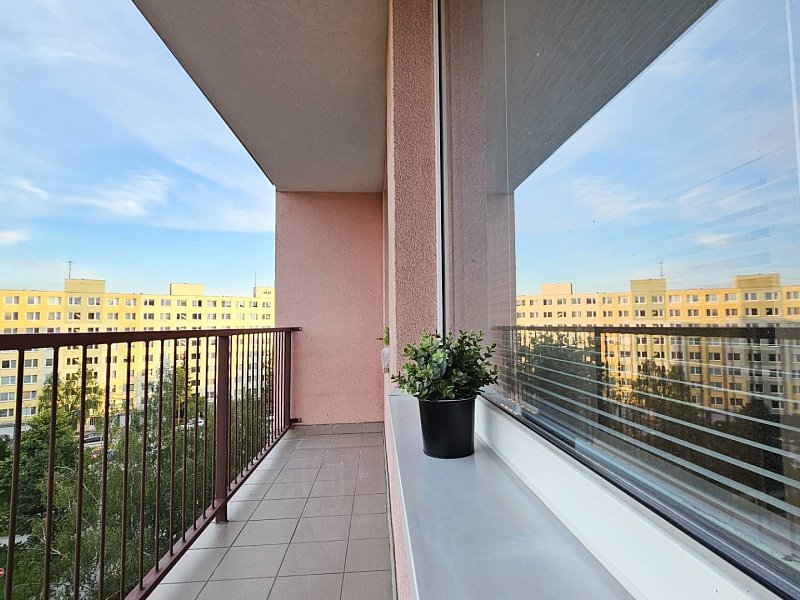 Na prenájom priestranný 3 - izbový byt, Krosnianska ul.