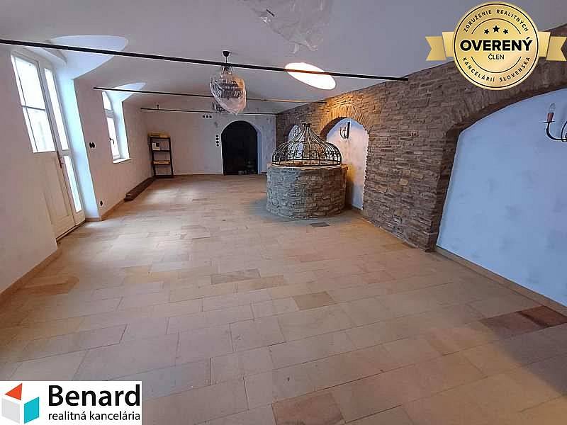 NA PRENÁJOM ZREKONŠTRUOVANÉ PRIESTORY, 137 m2, PREŠOV, SLOVENSKÁ UL