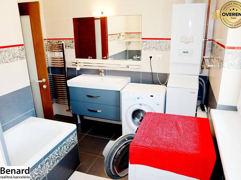 5 IZ.BYT NA PRENÁJOM,PREŠOV,KOMENSKÉHO,UŽŠIE CENTRUM