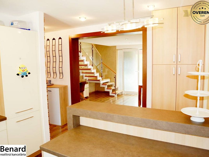 5 IZ.BYT NA PRENÁJOM,PREŠOV,KOMENSKÉHO,UŽŠIE CENTRUM