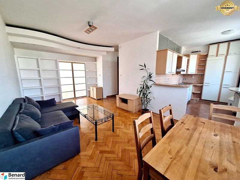 NA PREDAJ 2  IZBOVÝ BYT, BALKÓN, PREŠOV, UL. PAVLOVIČOVO NÁMESTIE