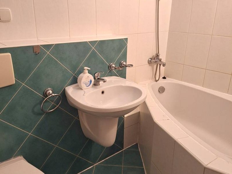 NA PREDAJ 2  IZBOVÝ BYT, BALKÓN, PREŠOV, UL. PAVLOVIČOVO NÁMESTIE