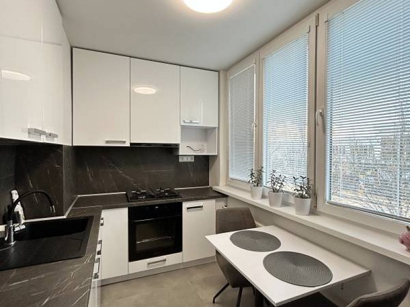 Rezervované-NA PREDAJ ŠTÝLOVÝ 2- IZBOVÝ BYT, 50m2, SÍDLISKO 2, PREŠOV