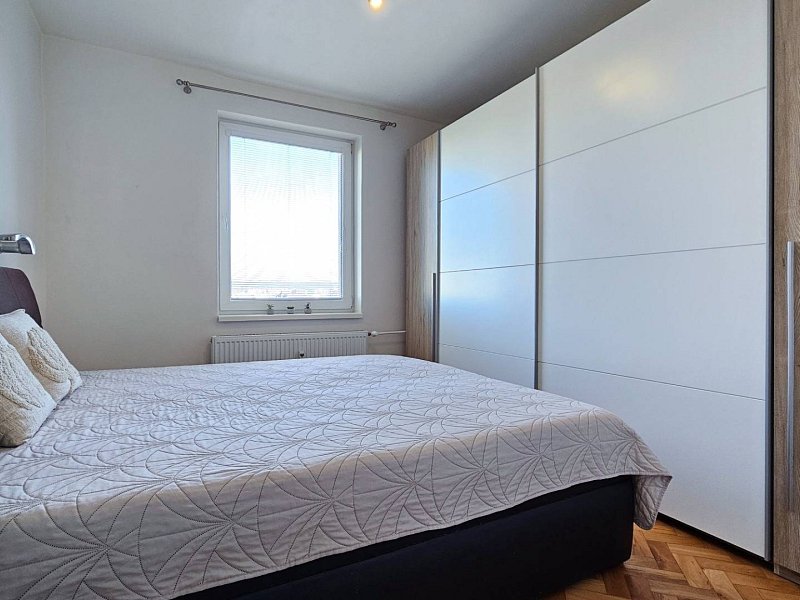 Na prenájom - 3 izbový byt v Starom Meste, ul, Karpatská 