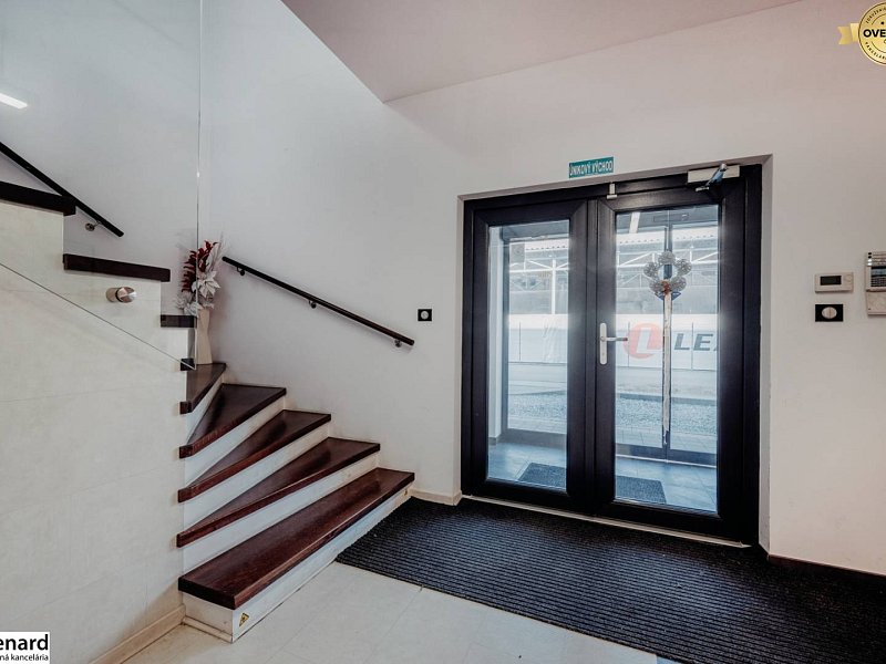 NA PRENÁJOM REPREZENTATÍVNE PRIESTORY 215,29 M2, STANICA – SOLIVARIA 