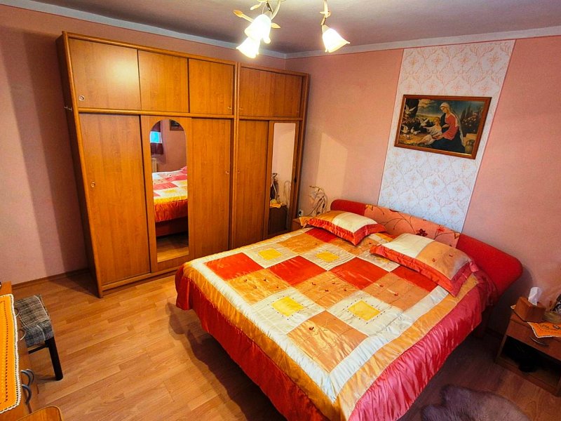 UDRŽIAVANÝ 6 IZBOVÝ RODINNÝ DOM, 1242m2, ÚDOL,