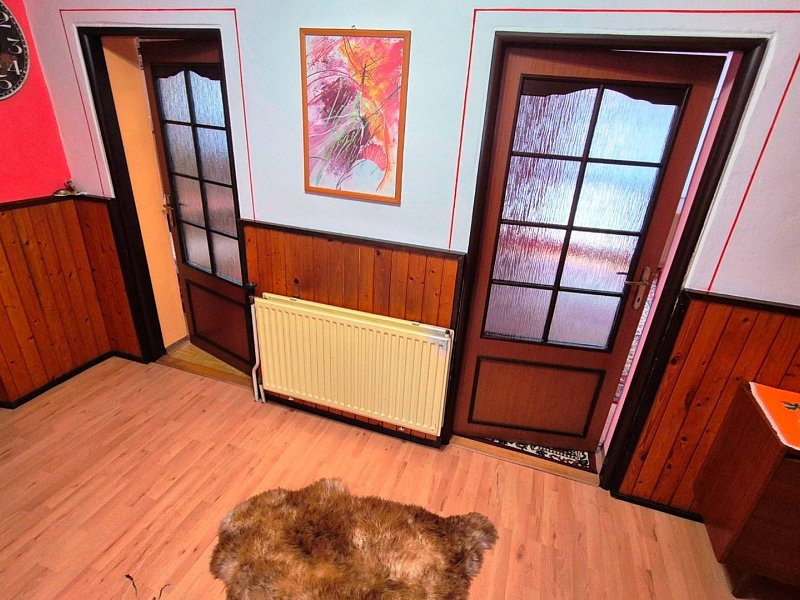 UDRŽIAVANÝ 6 IZBOVÝ RODINNÝ DOM, 1242m2, ÚDOL,