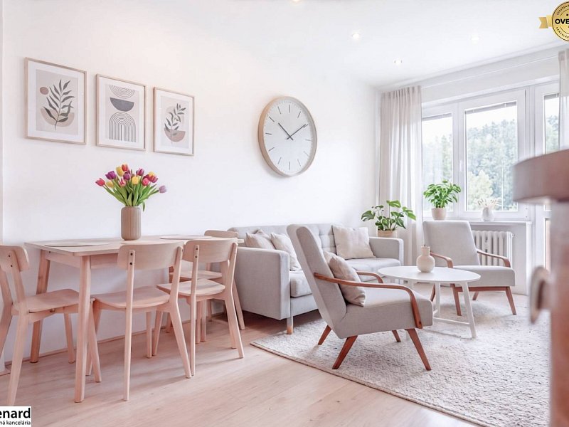 Byt s krásnym výhľadom a garážou oproti bytovke