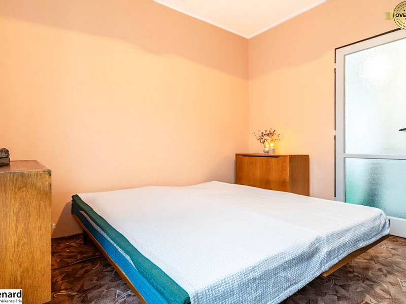 Byt s krásnym výhľadom a garážou oproti bytovke