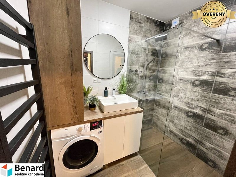 KOŠICE-2 IZBOVÝ BYT,NOVOSTAVBA,KOMPLET ZARIADENÝ,VL.PARK. MIESTO