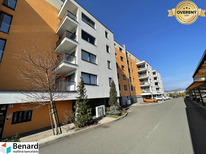 KOŠICE-2 IZBOVÝ BYT,NOVOSTAVBA,KOMPLET ZARIADENÝ,VL.PARK. MIESTO