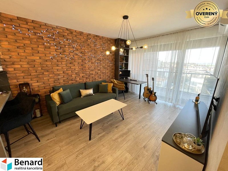 KOŠICE-2 IZBOVÝ BYT,NOVOSTAVBA,KOMPLET ZARIADENÝ,VL.PARK. MIESTO