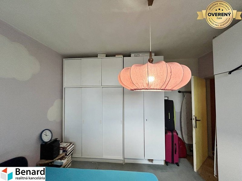 NA PREDAJ 3-IZBOVÝ BYT  S LODŽIOU, 67m2,  OKTÓBROVÁ ul,, PREŠOV