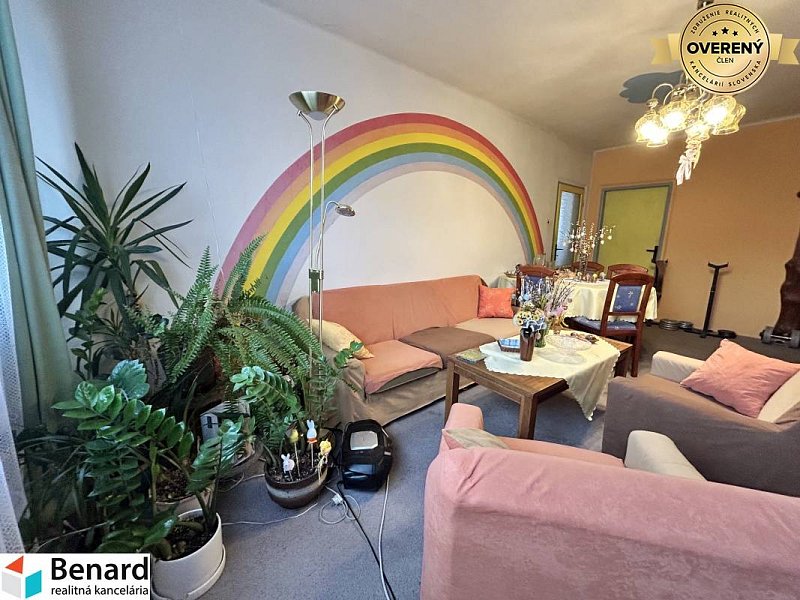 NA PREDAJ 3-IZBOVÝ BYT  S LODŽIOU, 67m2,  OKTÓBROVÁ ul,, PREŠOV