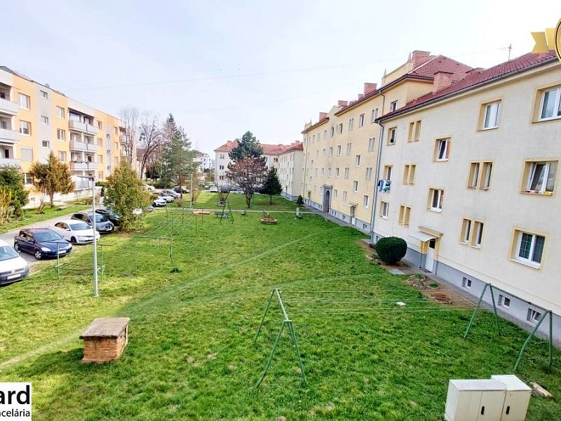 Na PRENÁJOM, VEĽKÝ 2 izb. TEHLOVÝ BYT, SÍDLISKO II., PREŠOV 